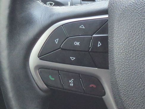 Used 2018 Jeep Grand Cherokee Laredo AWD/4WD image 23