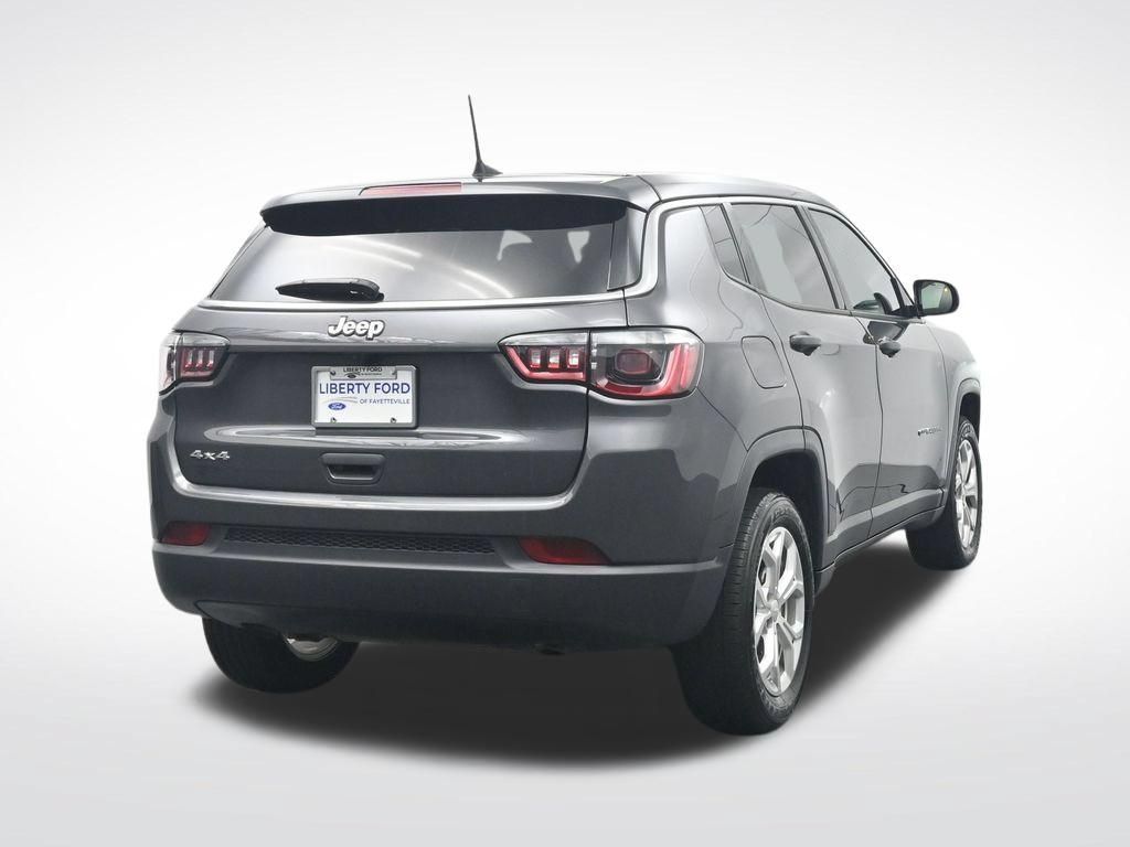 Used 2024 Jeep Compass Sport AWD/4WD image 7