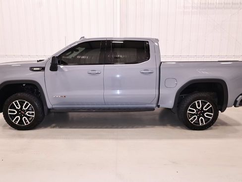Used 2024 GMC Sierra 1500 AT4 w/ Technology Package AWD/4WD image 7