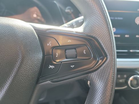 Used 2024 Chevrolet Trax LT FWD image 28