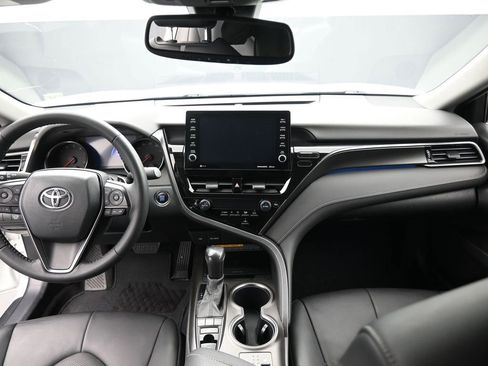 Used 2021 Toyota Camry XSE image 27