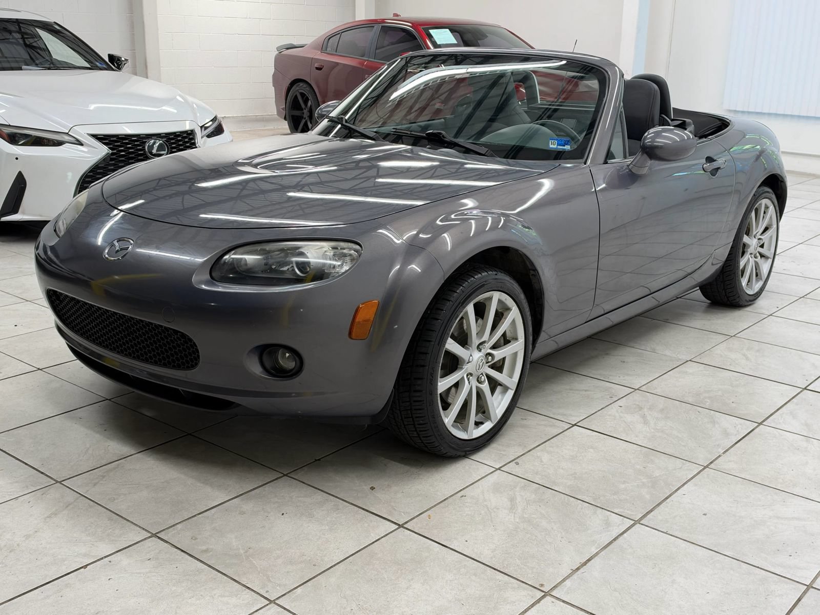 Used 2007 MAZDA MX-5 Miata Grand Touring w/ Premium Pkg RWD image 3