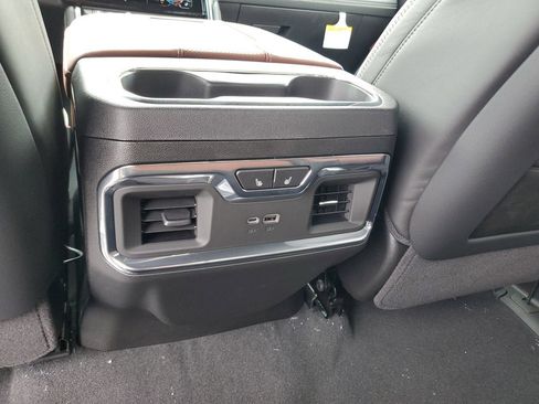 New 2026 GMC Sierra 3500 Denali Ultimate AWD/4WD image 17