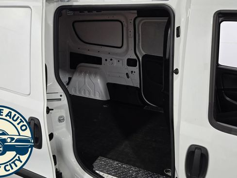 Used 2022 RAM ProMaster City Tradesman FWD image 27