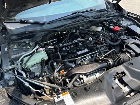 Used 2018 Honda Civic Sport image 30