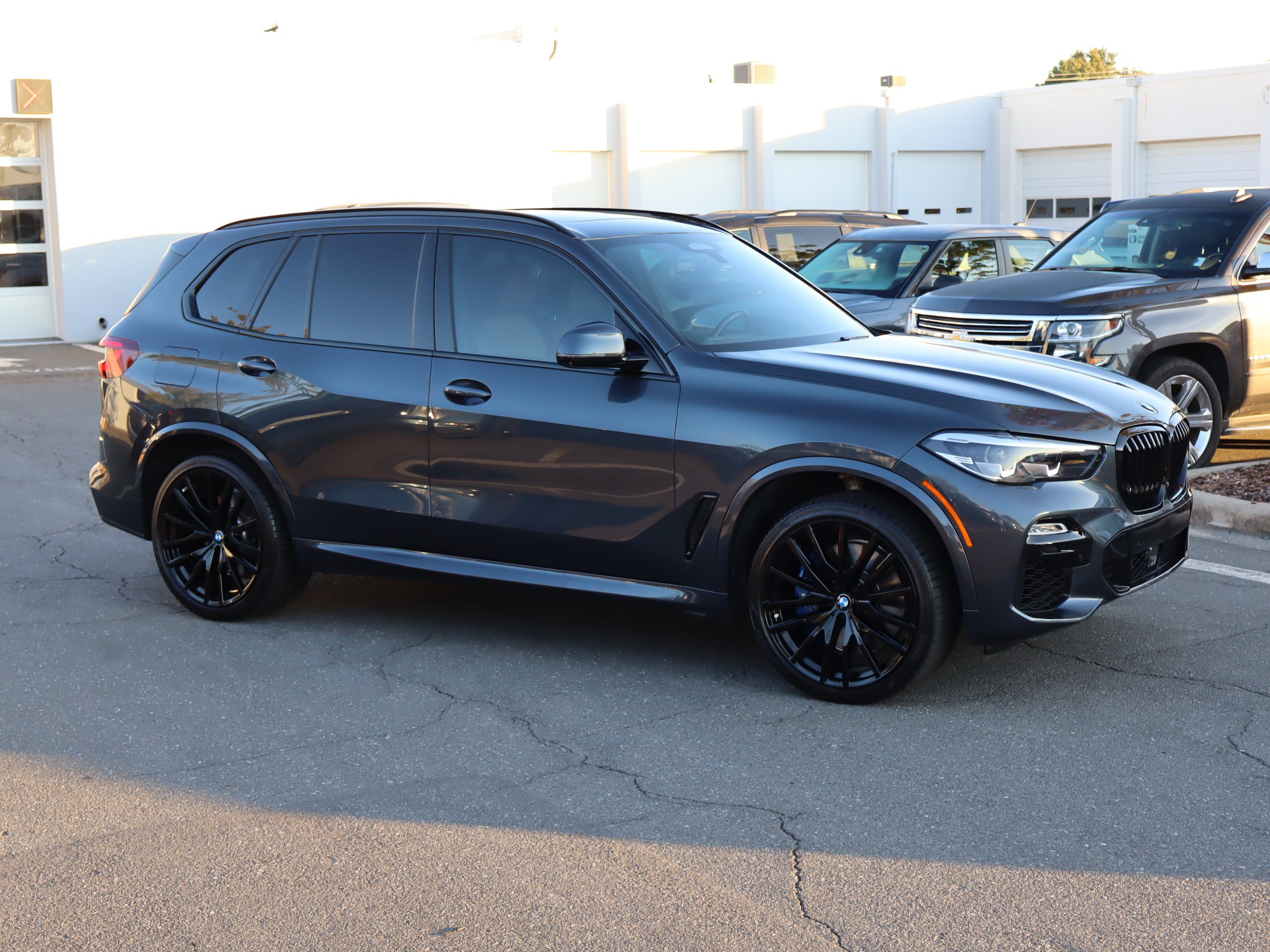 Used 2021 BMW X5 M50i AWD/4WD image 2