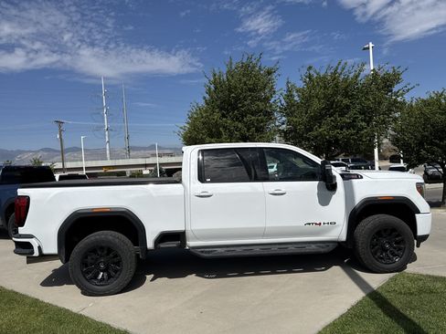 Used 2023 GMC Sierra 2500 AT4 w/ AT4 Preferred Package AWD/4WD image 6
