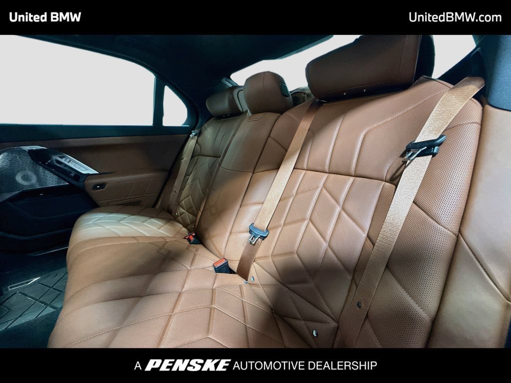 Used 2025 BMW 750e xDrive w/ Executive Package AWD/4WD image 13