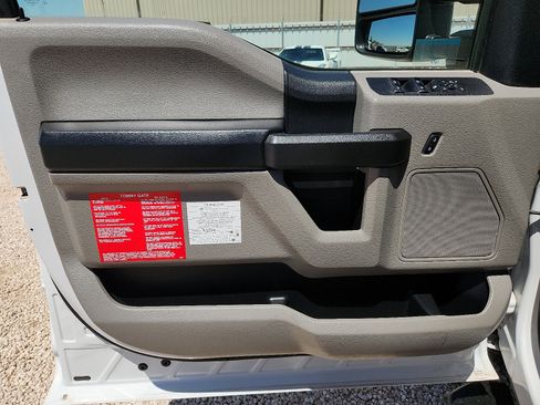 Used 2019 Ford F250 XL w/ Power Equipment Group image 11