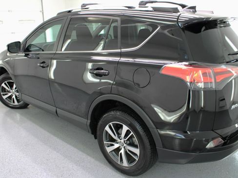 Used 2017 Toyota RAV4 XLE FWD image 15