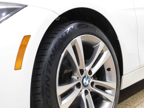 Used 2019 BMW 330i xDrive Wagon AWD/4WD image 23