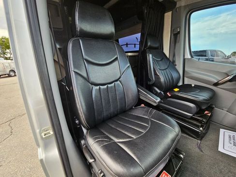 Used 2014 Mercedes-Benz Sprinter 3500 image 30