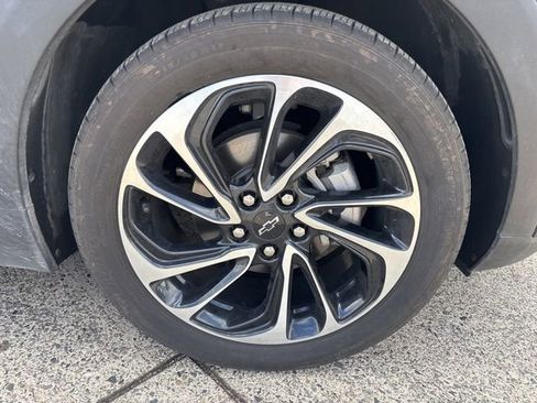 Used 2023 Chevrolet Bolt EUV Premier w/ Sun & Sound Package FWD image 13