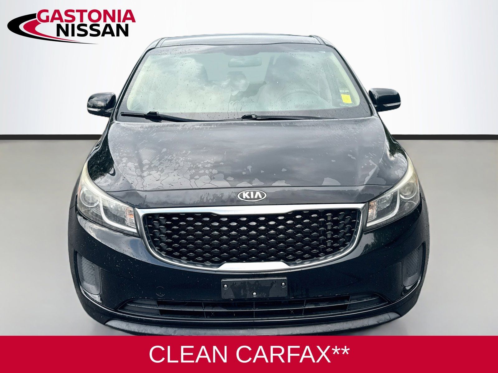 Used 2017 Kia Sedona LX FWD image 2