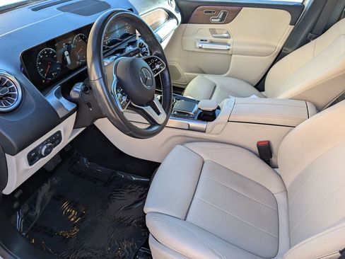 Certified 2022 Mercedes-Benz GLB 250 4MATIC image 11