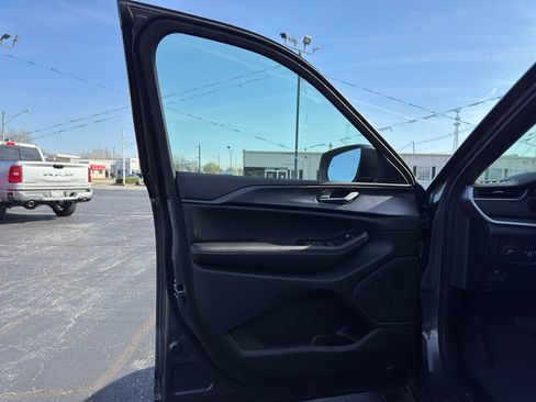 New 2026 Jeep Grand Cherokee Laredo X image 13