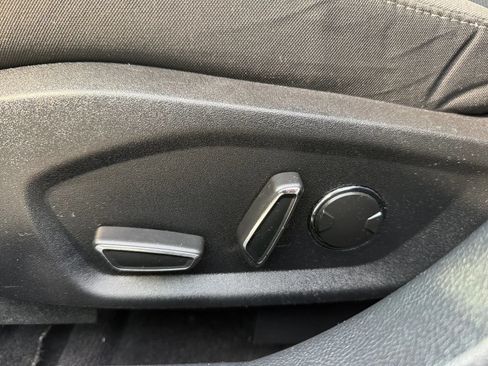 Used 2019 Ford Fusion SE FWD image 17