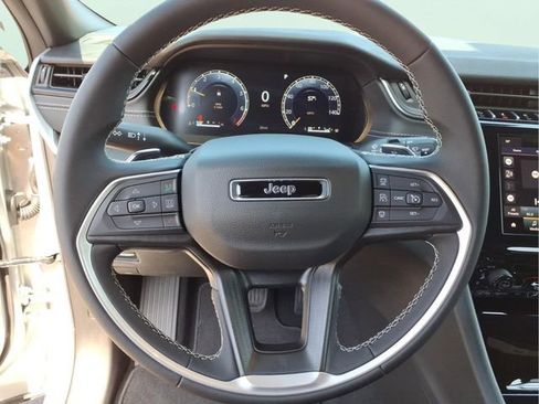 New 2026 Jeep Grand Cherokee Laredo AWD/4WD image 19