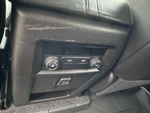 Used 2023 Chevrolet Traverse LT FWD image 24
