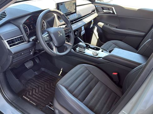 New 2026 Mitsubishi Outlander AWD image 23