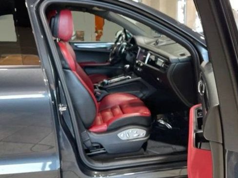 Used 2024 Porsche Macan image 12