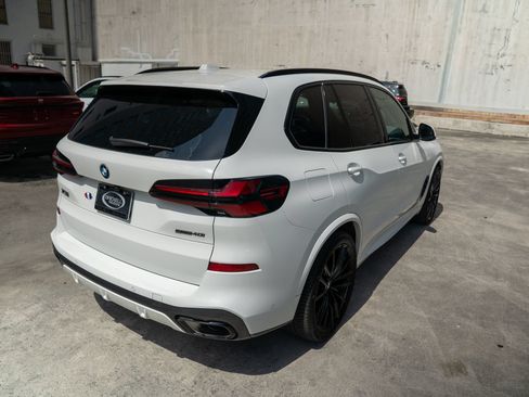 Used 2024 BMW X5 sDrive40i w/ M Sport Package RWD image 4