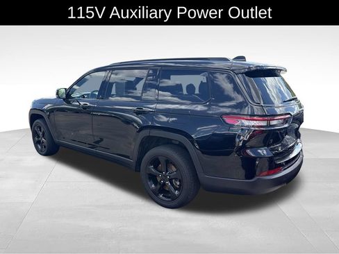 Used 2023 Jeep Grand Cherokee L Altitude AWD/4WD image 13