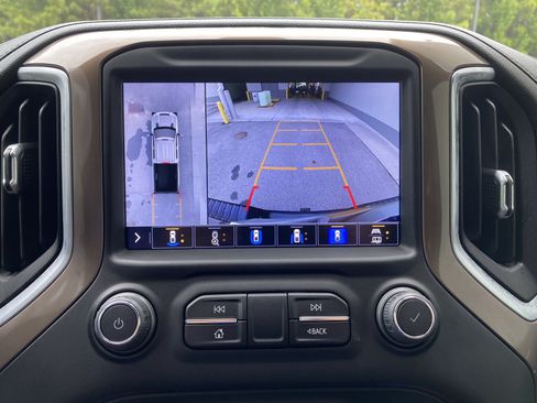 Used 2022 Chevrolet Silverado 2500 High Country AWD/4WD image 25