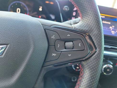 Certified 2024 Chevrolet Trax RS w/ Sunroof Package image 20