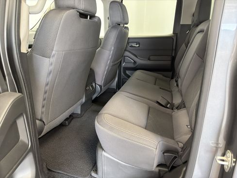 Used 2025 Nissan Frontier SV w/ SV Convenience Package AWD/4WD image 12