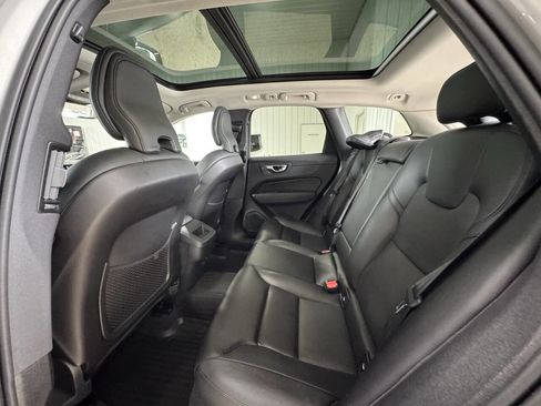 Used 2024 Volvo XC60 B5 Core image 25