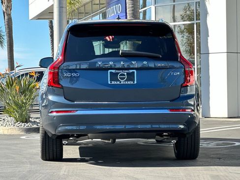 New 2026 Volvo XC90 T8 Plus w/ Protection Package Premier image 4