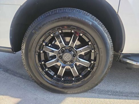 Used 2019 Ford Expedition Max XLT w/ Equipment Group 202A image 7