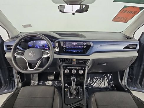 Certified 2023 Volkswagen Taos SE w/ Panoramic Sunroof Package FWD image 25