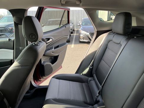 Used 2025 Chevrolet Trax LT w/ LT Convenience Package image 38