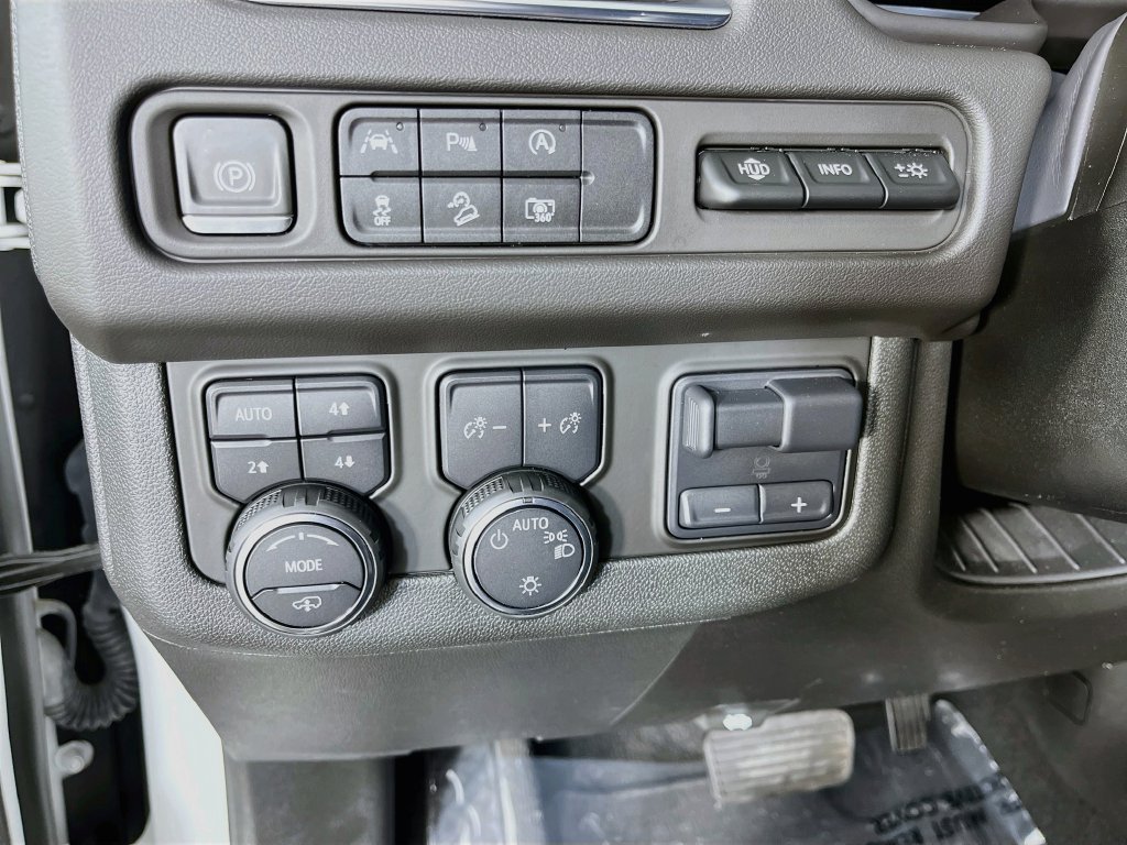 Used 2023 Chevrolet Tahoe High Country AWD/4WD image 11