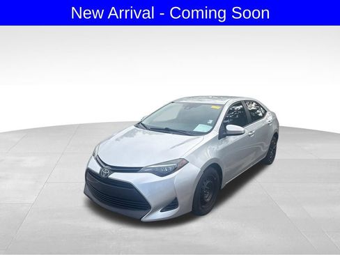 Used 2019 Toyota Corolla LE FWD image 2