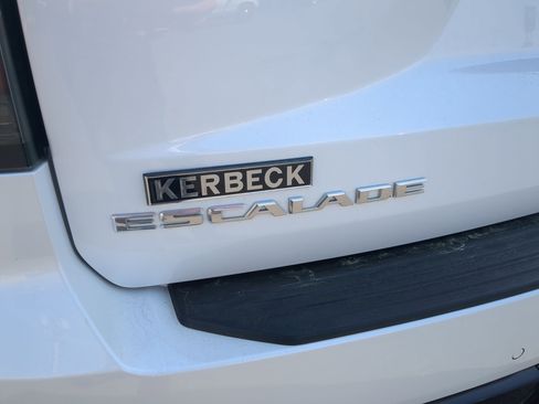 Certified 2023 Cadillac Escalade ESV Premium Luxury w/ LPO, Radiant Package image 32