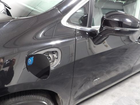 Used 2024 Chrysler Pacifica Limited FWD image 11