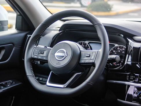 New 2025 Nissan Pathfinder SV w/ Black Appearance Package image 16