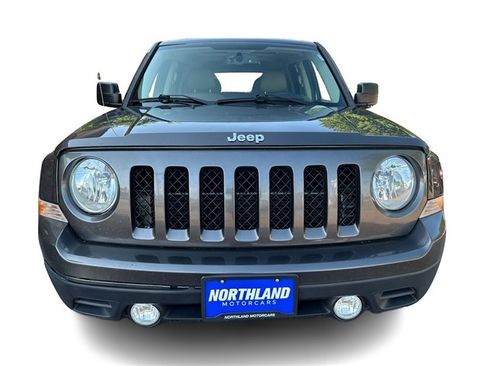 Used 2017 Jeep Patriot High Altitude FWD image 13