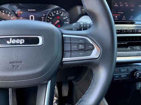 Certified 2022 Jeep Compass Latitude w/ Convenience Group image 23