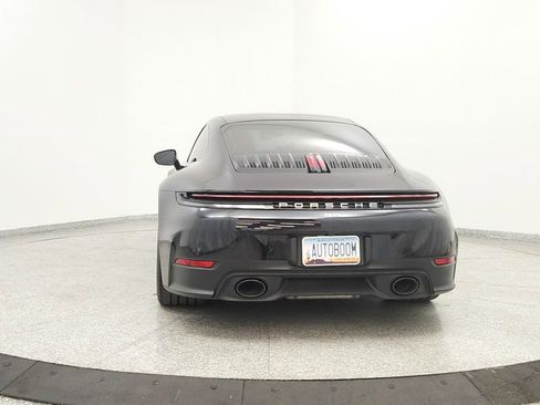 Used 2025 Porsche 911 Carrera RWD image 4