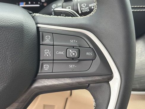 Used 2023 Jeep Grand Cherokee Limited w/ Trailer Tow Prep Group (B) AWD/4WD image 27