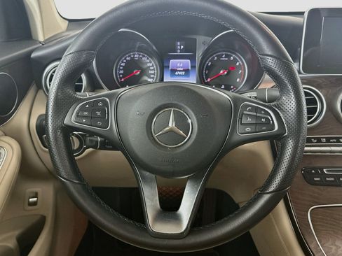 Used 2019 Mercedes-Benz GLC 300 4MATIC image 18