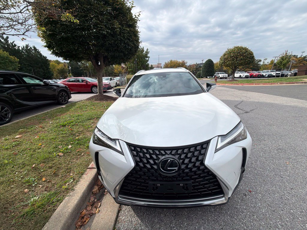 Used 2024 Lexus UX 250h AWD w/ Premium Package image 2