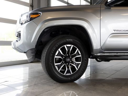 Certified 2023 Toyota Tacoma TRD Sport w/ TRD Premium Sport Package AWD/4WD image 9