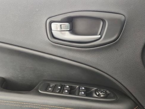 Used 2021 Jeep Compass Limited image 14