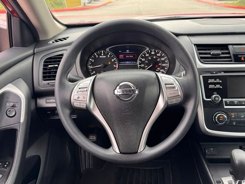 Used 2018 Nissan Altima 2.5 S w/ S Convenience Package image 15