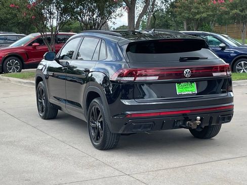 Used 2025 Volkswagen Atlas Cross Sport SEL R-Line AWD/4WD image 4